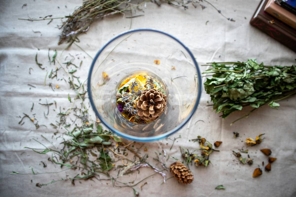 how to make a skin balm with melted oils and beeswax in glass jars